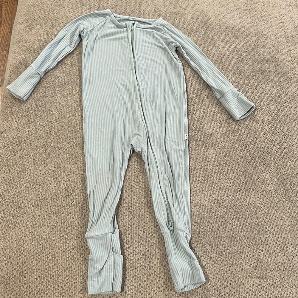 6-12 month ribbed stormy little sleepies zippy